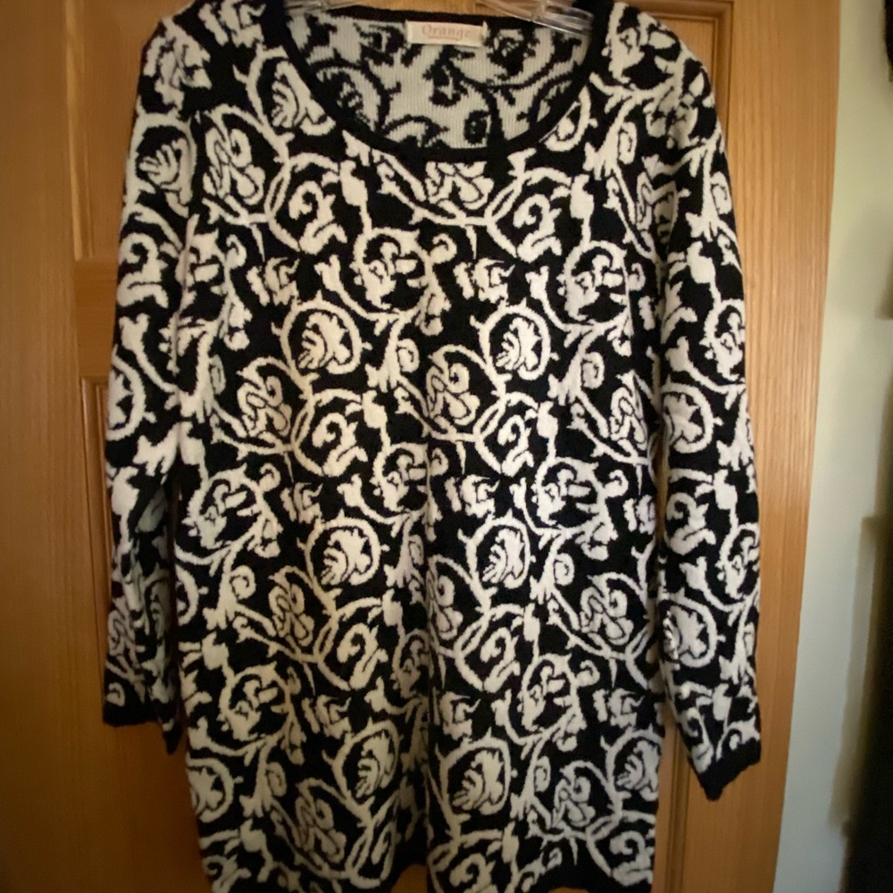Black and White Patterned Sweater